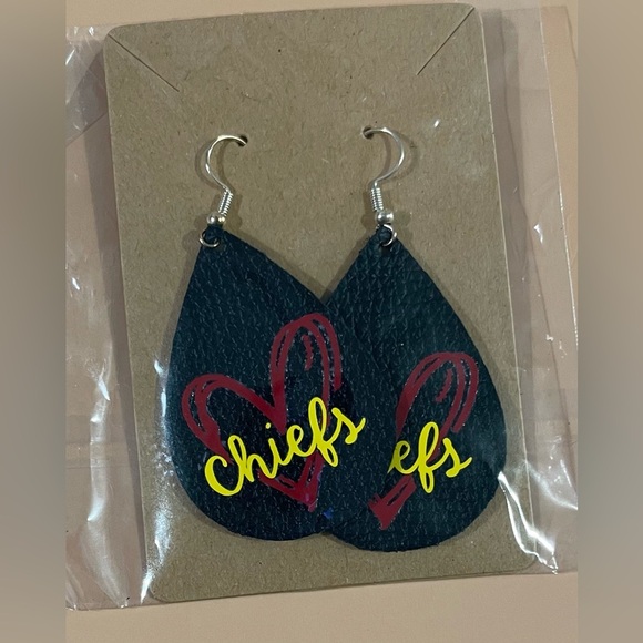 New Teardrop Design KC Chiefs Earrings - Picture 2 of 3